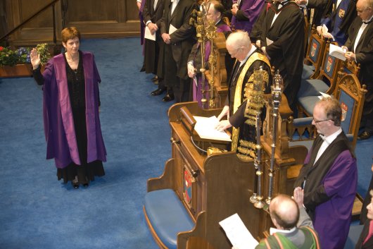 Dr Richardson takes the oath of office (photo: Alan Richardson, Pix-AR)